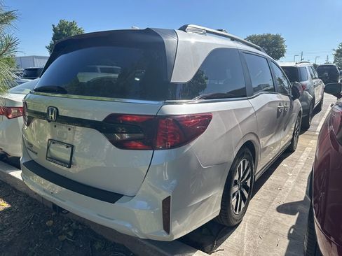 Used 2025 Honda Odyssey EX-L image 4