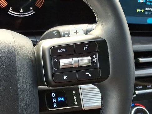 Certified 2025 Hyundai Santa Fe SEL image 21