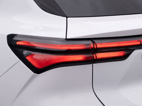 New 2026 Chevrolet Equinox EV LT image 23