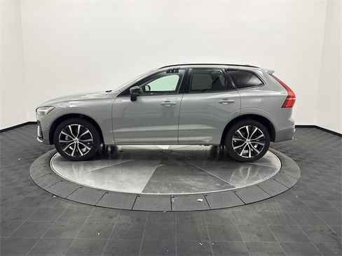 Certified 2024 Volvo XC60 B5 Plus image 4