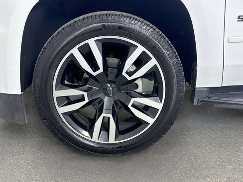 Used 2019 Chevrolet Suburban Premier AWD/4WD image 34