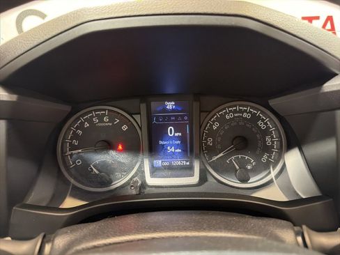 Used 2017 Toyota Tacoma TRD Off-Road w/ Tow Package (A/T) AWD/4WD image 27