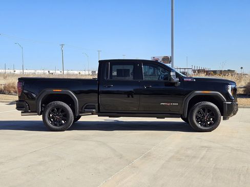 Certified 2025 GMC Sierra 2500 AT4 w/ AT4 Premium Plus Package image 7