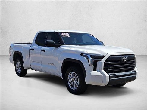 Used 2022 Toyota Tundra SR5 w/ SR5 Convenience Package RWD image 3
