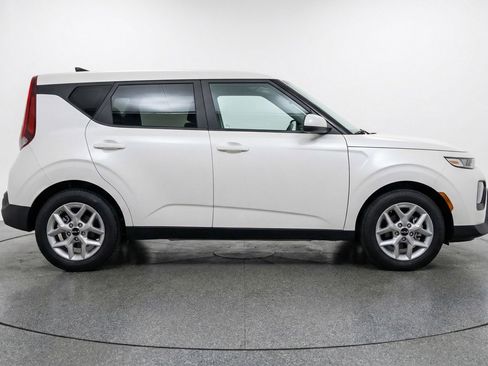 Used 2025 Kia Soul LX w/ LX Technology Package image 11