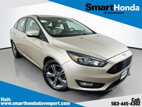 Used 2017 Ford Focus SE FWD image 1