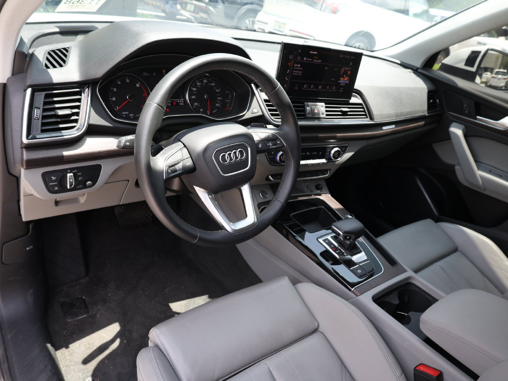 Used 2024 Audi Q5 2.0T Premium w/ Convenience Package AWD/4WD image 15