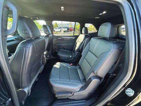 Used 2025 GMC Acadia AT4 w/ Super Cruise Package AWD/4WD image 28