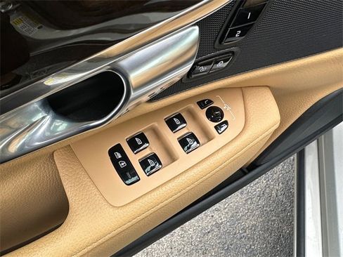 Used 2018 Volvo S90 T5 Momentum w/ Convenience Package image 19