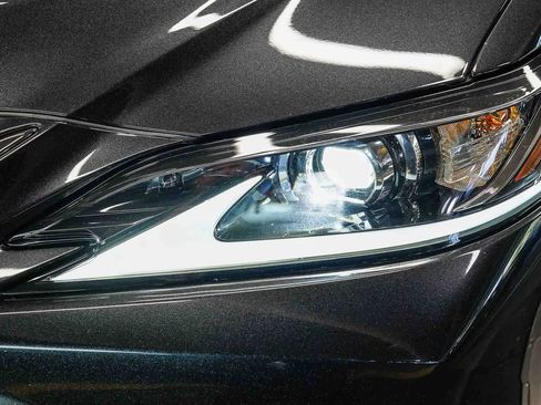 Used 2025 Lexus ES 300h F Sport w/ Accessory Package (Z1) FWD image 7
