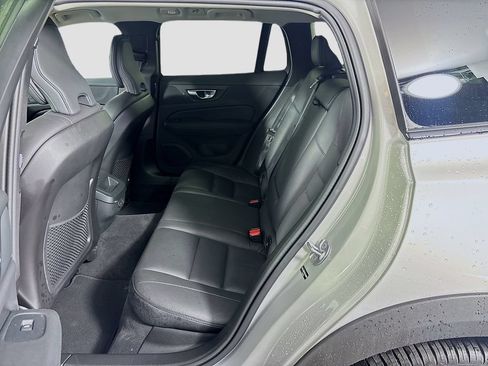 Used 2025 Volvo V60 B5 Cross Country Plus AWD/4WD image 25