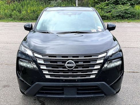 Used 2026 Nissan Rogue SV AWD/4WD image 2