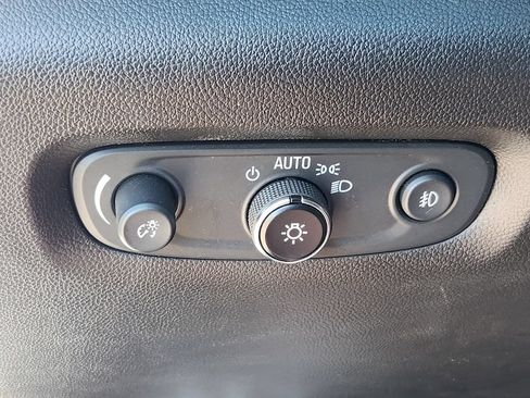Used 2021 Chevrolet Traverse LT AWD/4WD image 13