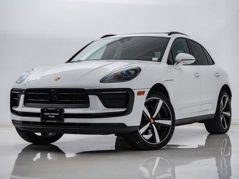 Certified 2026 Porsche Macan AWD/4WD image 1