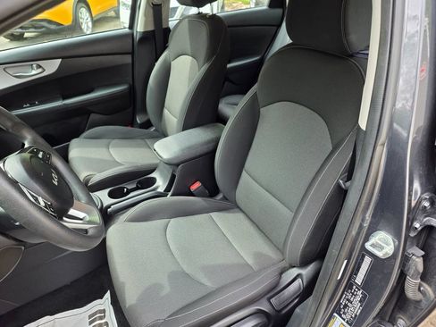 Used 2024 Kia Forte LXS FWD image 8