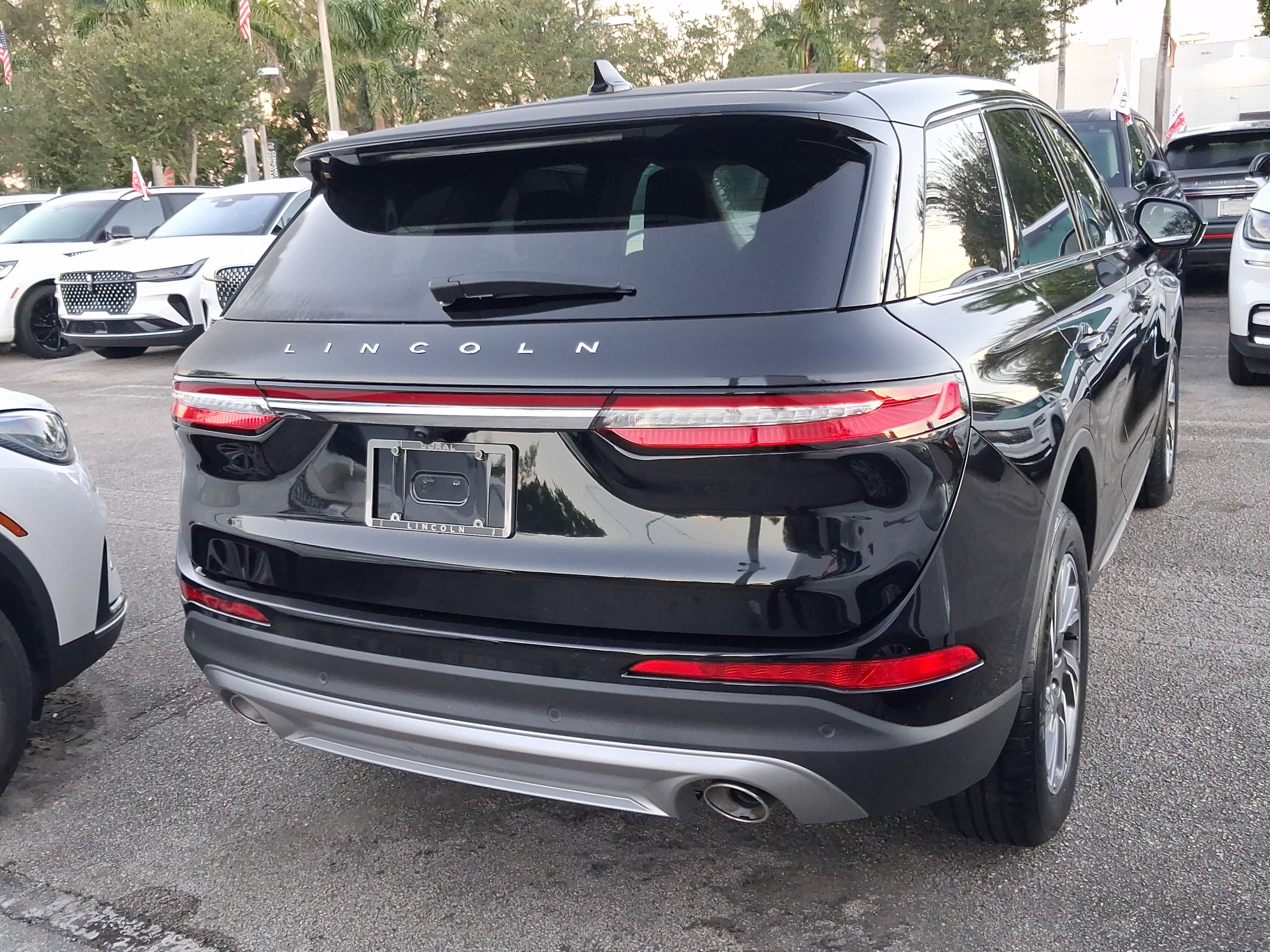 Certified 2023 Lincoln Corsair FWD image 4