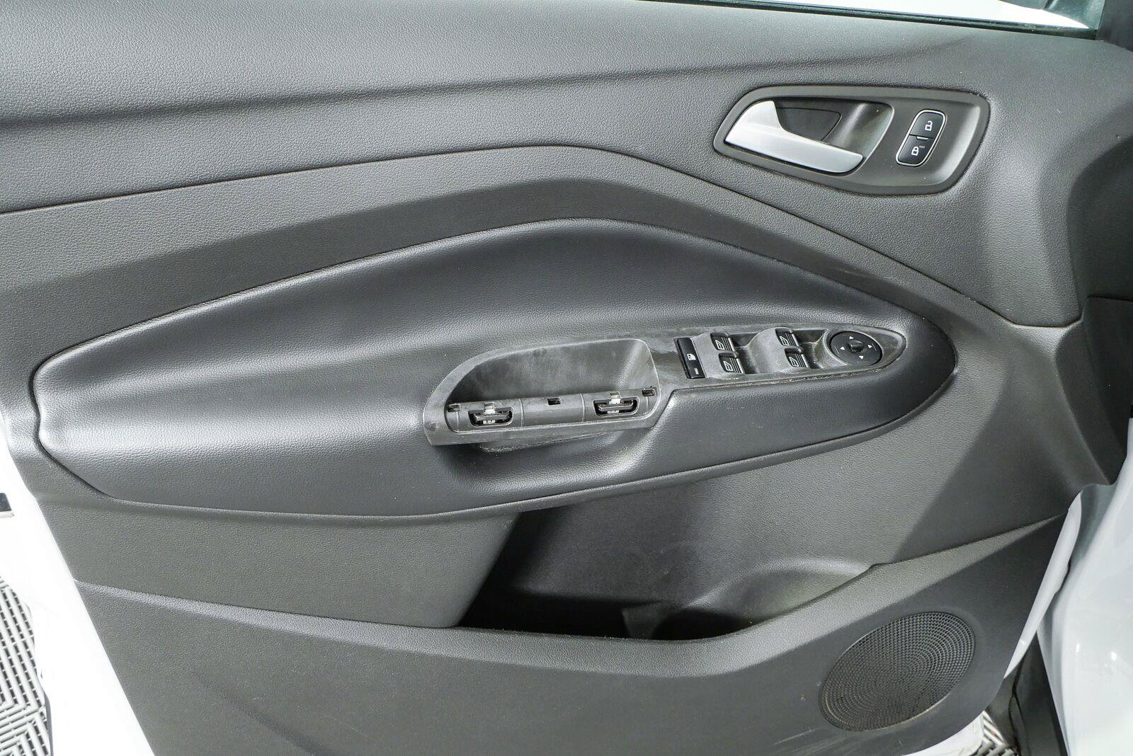 Used 2019 Ford Escape SE FWD image 6