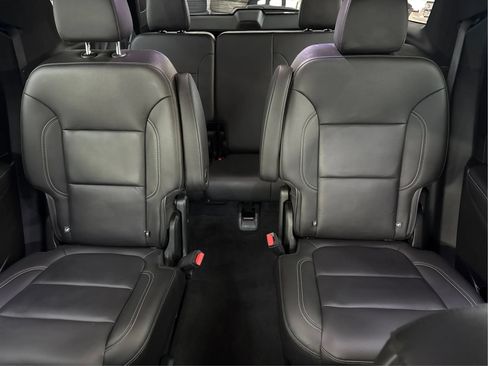 Used 2023 Chevrolet Traverse LT w/ LT Premium Package AWD/4WD image 20