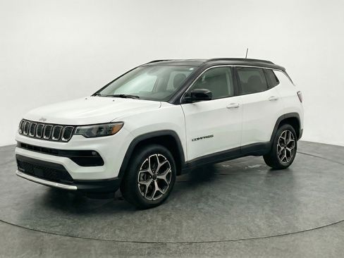 Used 2025 Jeep Compass Limited image 3