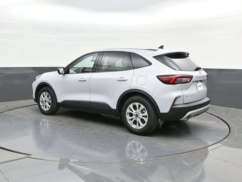Used 2025 Ford Escape Active w/ Tech Pack #1 FWD image 5