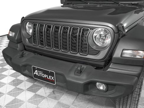 Used 2025 Jeep Wrangler Sport AWD/4WD image 25