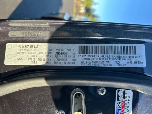 Used 2017 RAM 3500 Laramie AWD/4WD image 35