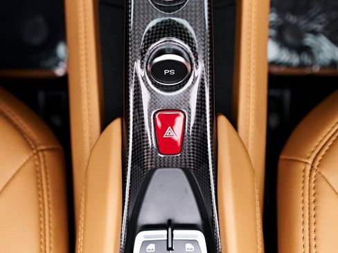 Used 2022 Ferrari F8 Tributo image 84