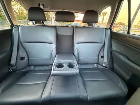 Used 2018 Subaru Outback 2.5i Limited image 16