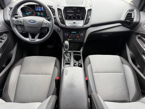 Used 2019 Ford Escape SE FWD image 2
