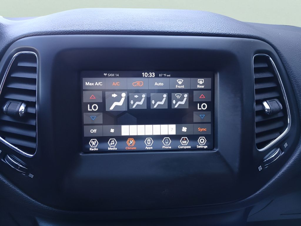 Used 2021 Jeep Compass Latitude AWD/4WD image 19