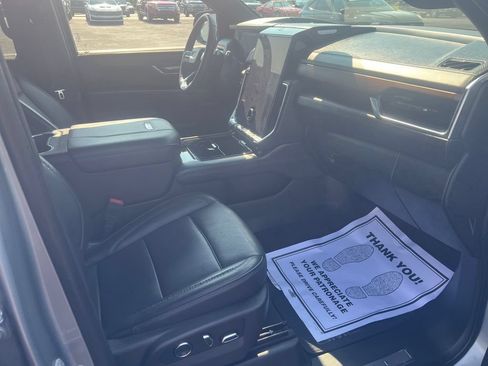 Used 2025 GMC Yukon Denali AWD/4WD image 29
