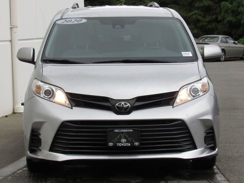 Used 2020 Toyota Sienna L FWD image 3
