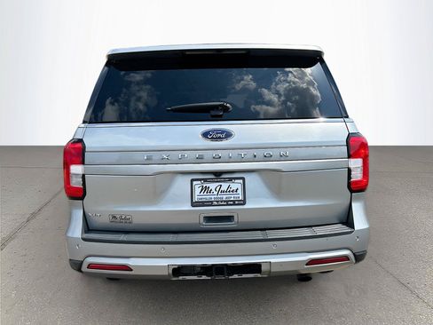 Used 2024 Ford Expedition XLT AWD/4WD image 5