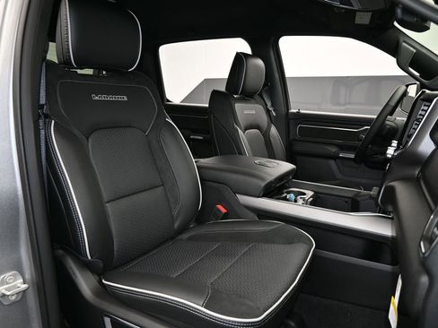 Used 2025 RAM 1500 Laramie image 41