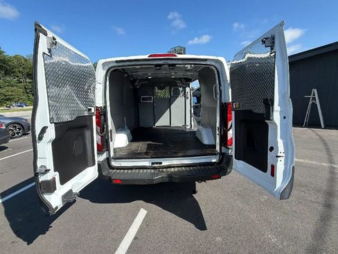 Used 2019 Ford Transit 250 130 Low Roof RWD image 9