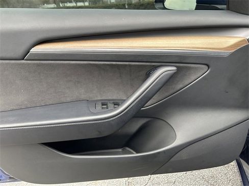 Used 2023 Tesla Model 3 Standard Range image 19