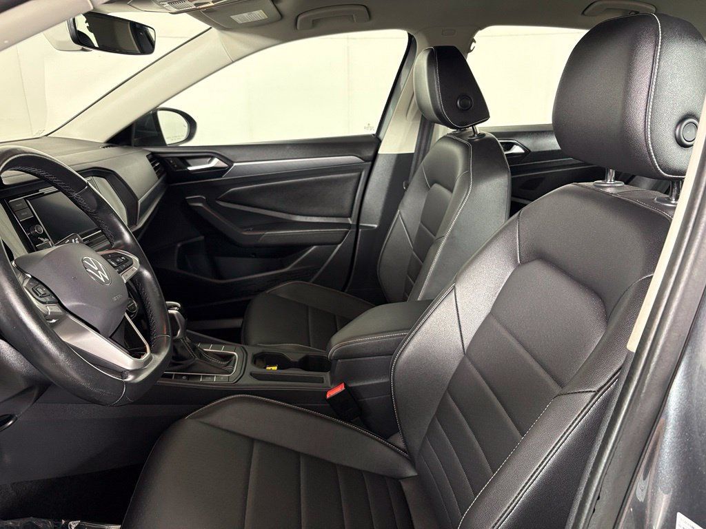 Used 2024 Volkswagen Jetta SE FWD image 18