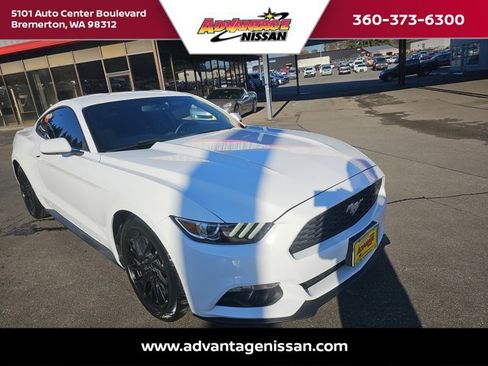 Used 2017 Ford Mustang Coupe image 7