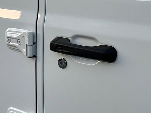 Used 2022 Jeep Wrangler Unlimited Sahara image 8