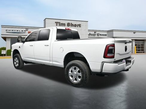 Used 2024 RAM 2500 Big Horn w/ Night Edition AWD/4WD image 3