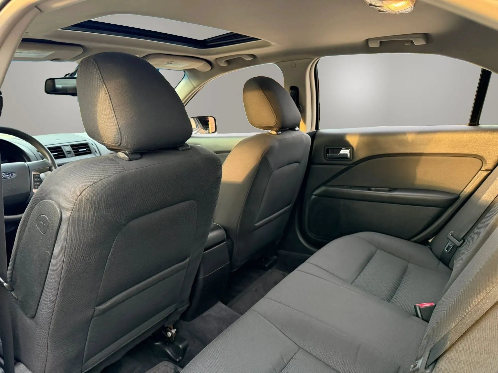 Used 2010 Ford Fusion SE FWD image 15
