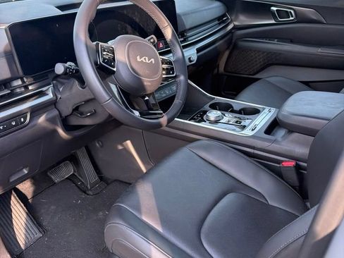 Used 2026 Kia Carnival SX w/ SX Dark Edition Package FWD image 2