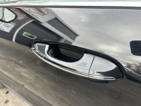 Used 2017 Ford Edge Titanium w/ Technology Package FWD image 10