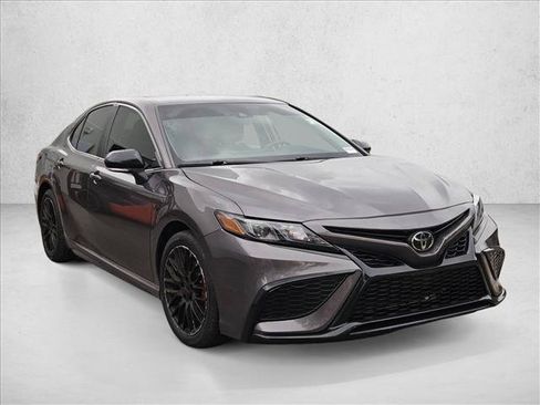 Used 2024 Toyota Camry SE FWD image 3