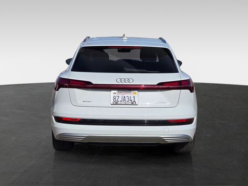 Used 2022 Audi e-tron Premium Plus w/ Premium Plus Package image 6