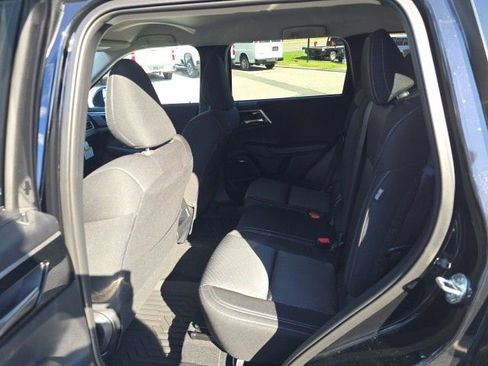 New 2025 Mitsubishi Outlander ES image 10