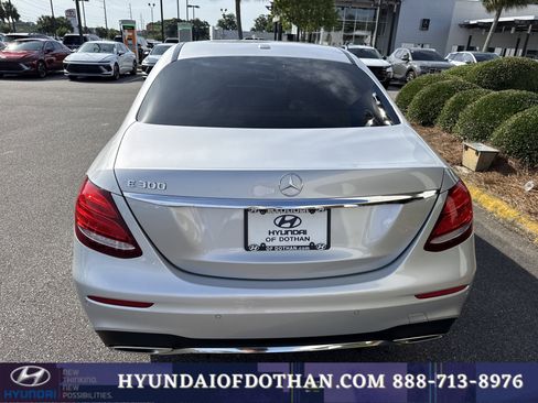 Used 2017 Mercedes-Benz E 300 image 3