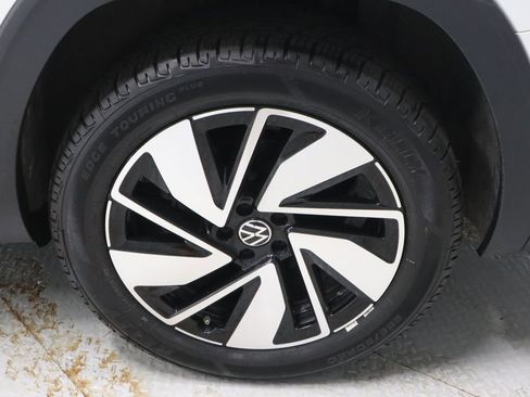 Used 2025 Volkswagen Atlas SE FWD image 19