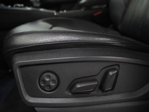 Used 2019 Audi Q5 Premium image 25