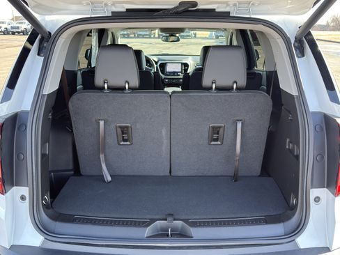 Used 2023 GMC Acadia SLT w/ Elevation Edition image 15